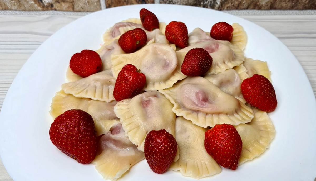 pierogi z truskawkami