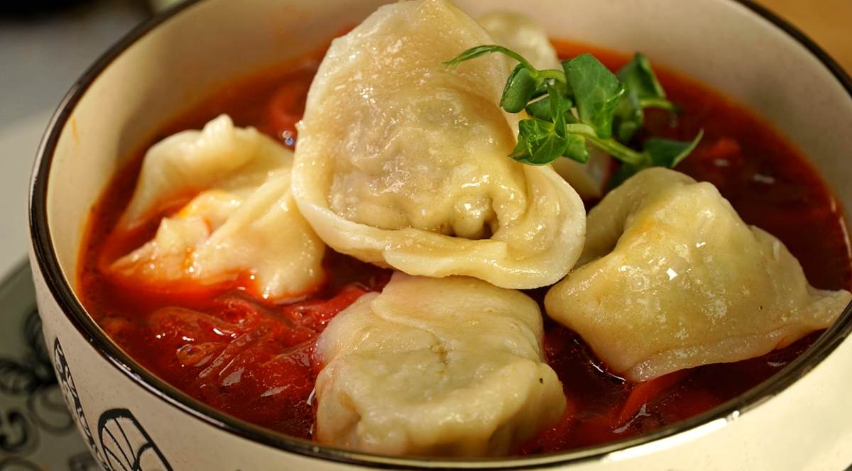 barszcz czerwony z uszkami