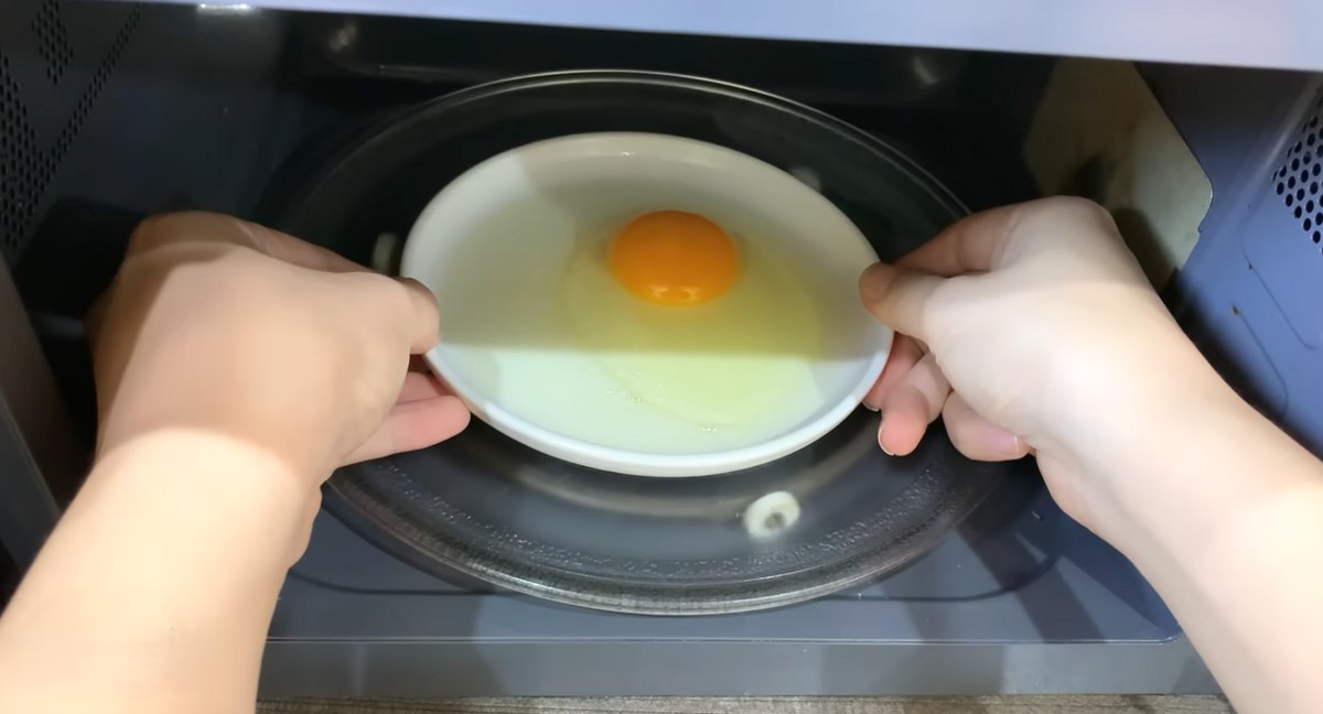 jajko sadzone z mikrofalówki