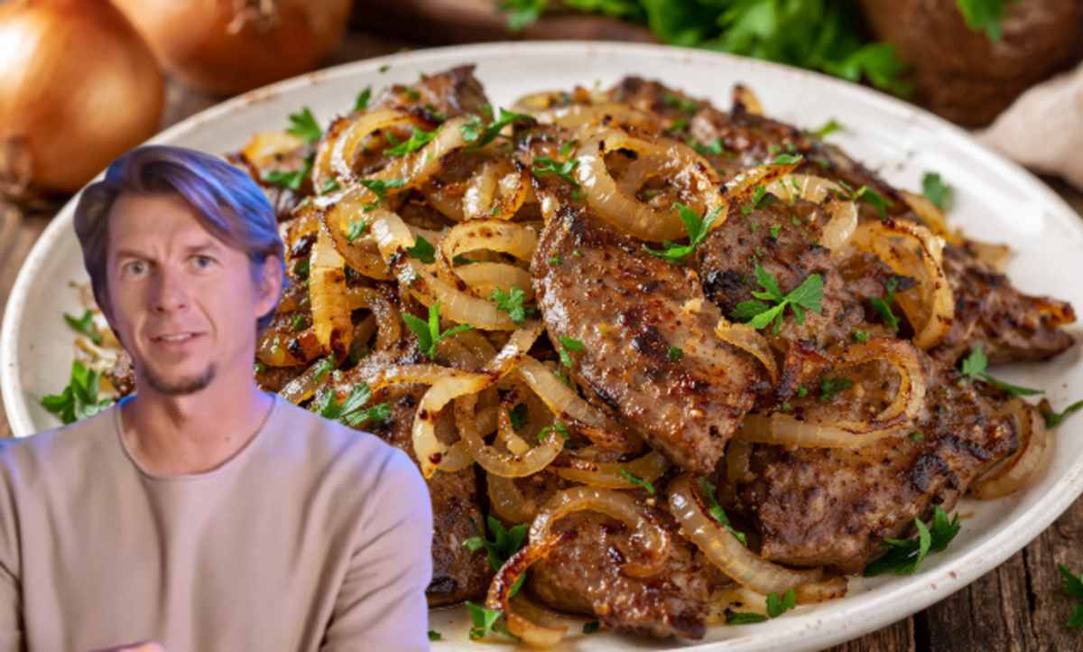 Wątróbka drobiowa z cebula i jabłkiem - przepis Karola Okrasy