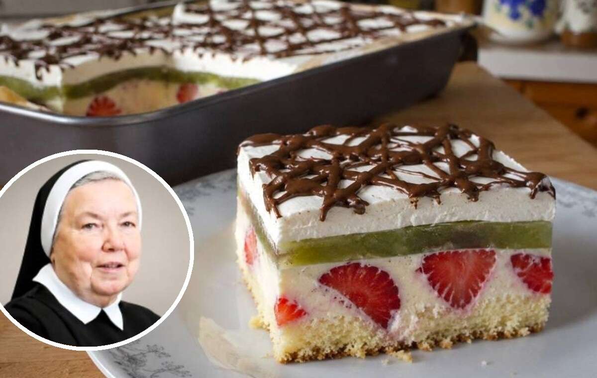 Przepis s. Anastazji na biszkopt z truskawkami i masą borówkową
