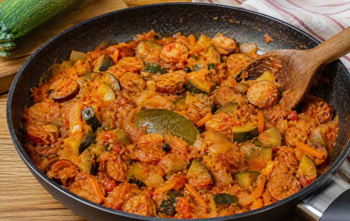 bigos z cukinii na patelni